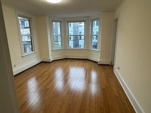 3rd image of 229 Saratoga St #2B