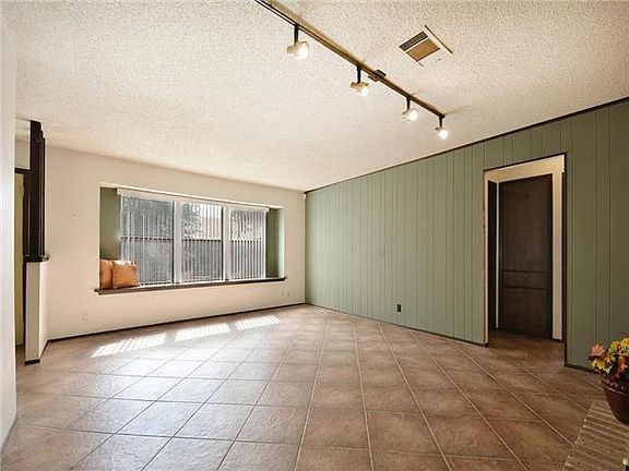 3rd image of 11921 Swan Dr