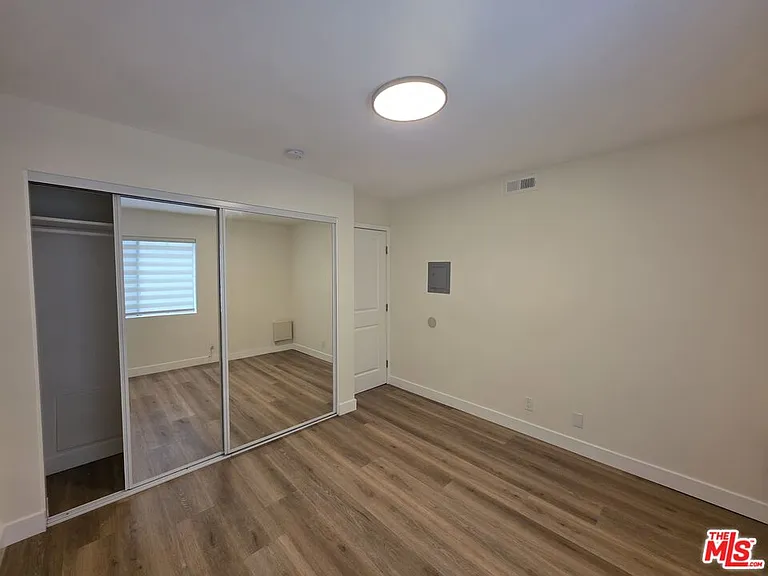 535 W 4th St #110 — Photo 13