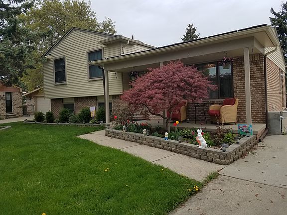 4th image of 18432 N Oak Dr