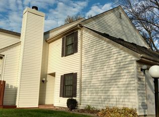 8617 Clover Ln, Urbandale, IA 50322