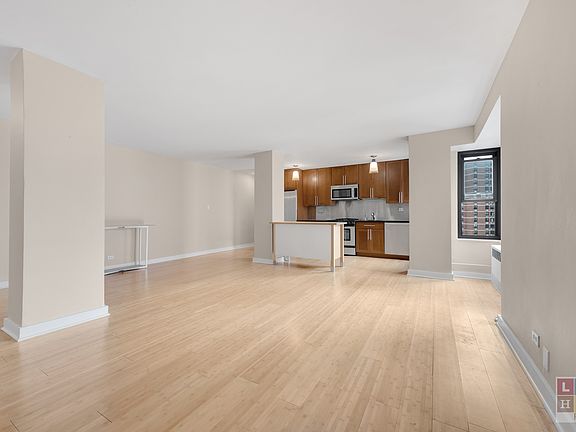 2nd image of 417 Grand St APT D1202