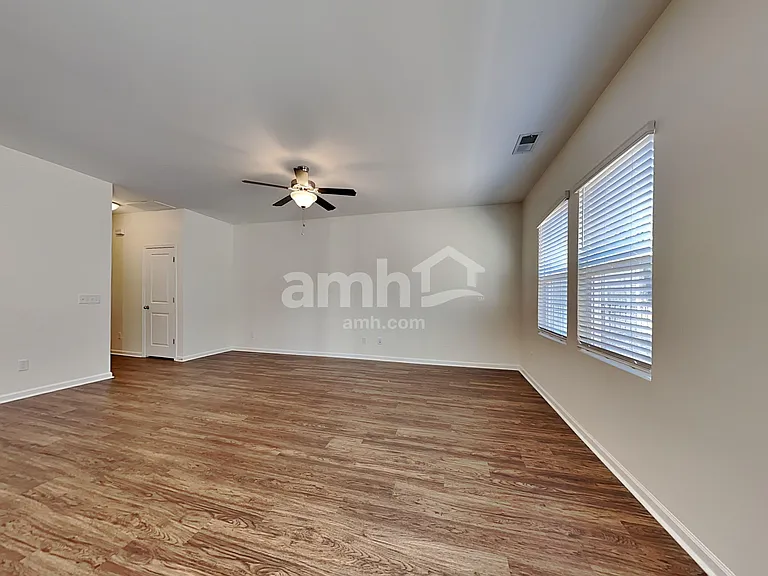 115 Orion Way — Photo 7