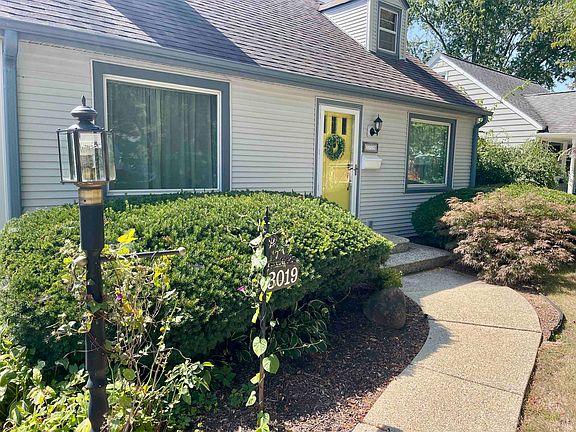 2nd image of 3019 Barrington Pl