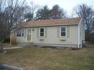 204 Heritage Dr, New Bedford, MA 02745