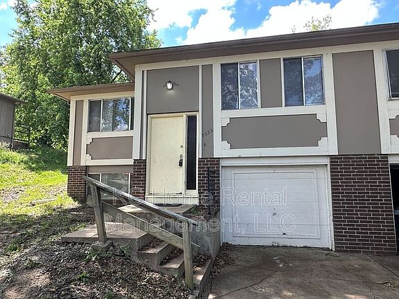 2nd image of 7233 Gilmore Ave