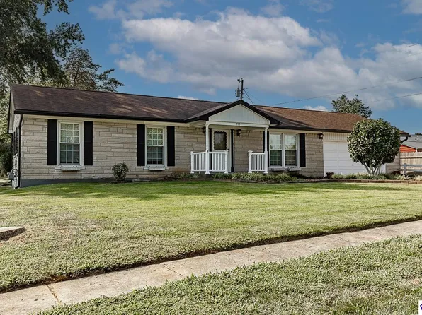 930 Robin Cir, Radcliff, KY 40160