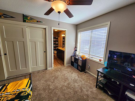 5th image of 508 Evergreen Dr NW