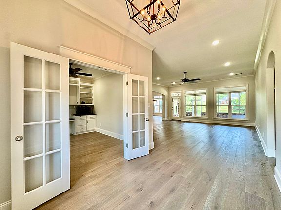 5th image of 117 Wooten Oaks Cir