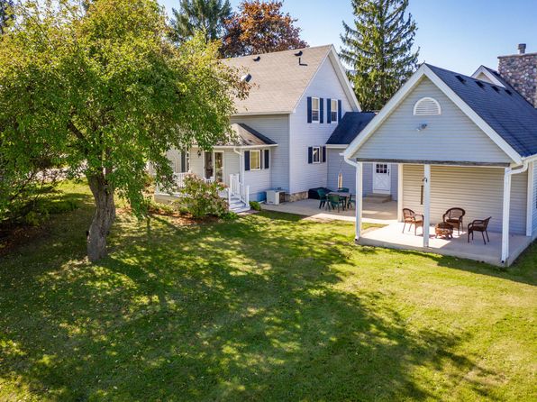 Waterfront Ozaukee County Wi Waterfront Homes For Sale 62 Homes Zillow