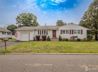 77 Irvington Ave, Somerset, NJ 08873