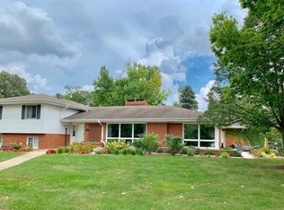 299 Uvedale Rd, Riverside, IL 60546