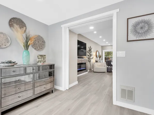 743 East 9th Street image 3 of 14