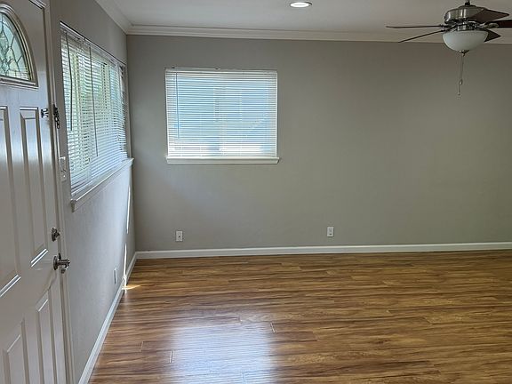 5th image of 240 Morse Ave
