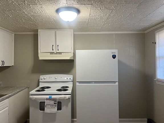 4th image of 209 Johnson St