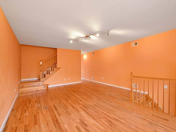 5th image of 154 Linwood Ave