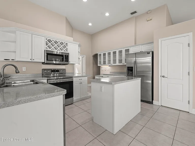 768 Harrier Ct — Photo 31