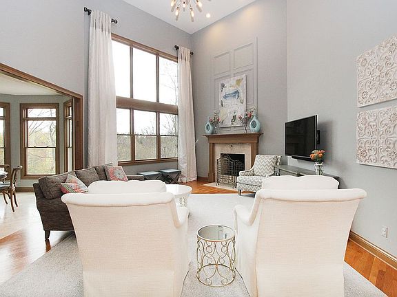 4th image of 1237 Emerald Creek Dr