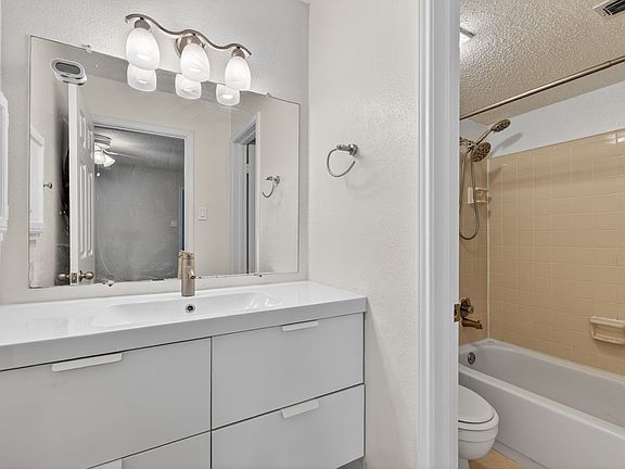 3rd image of 1541 Lincoln Way #204