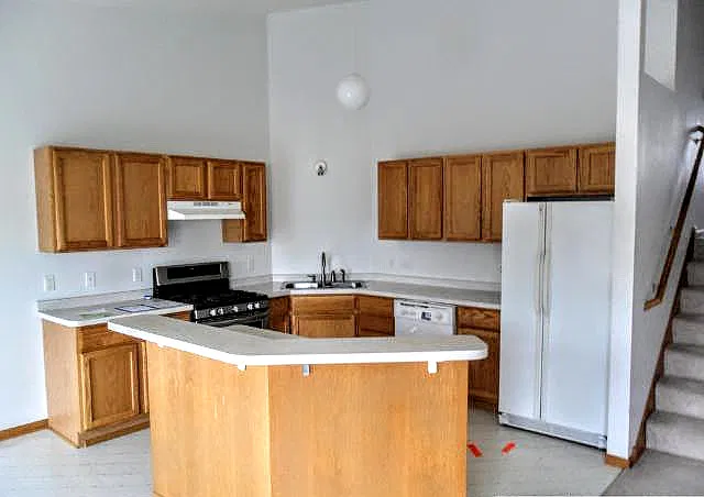 3 bed, 1650 sqft, $2,100 — Photo 3