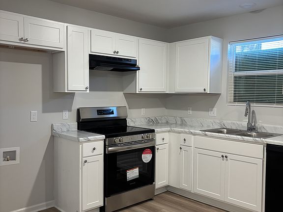 3rd image of 3281 Madewell St #1