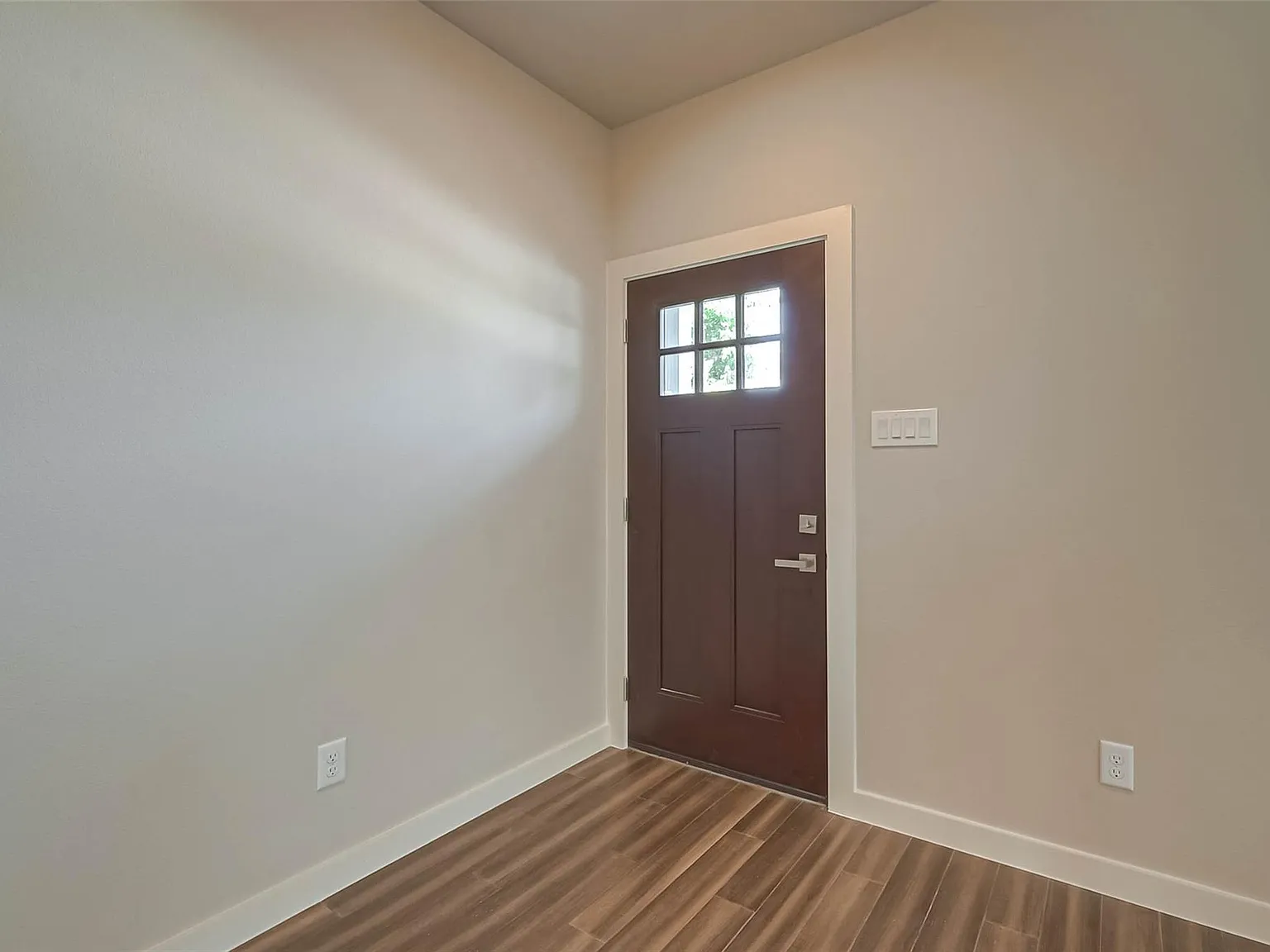 3 bed, 2.0 bath, $2,275 — Photo 4
