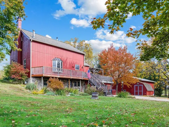 215 Criglas ROAD, Wales, WI 53183
