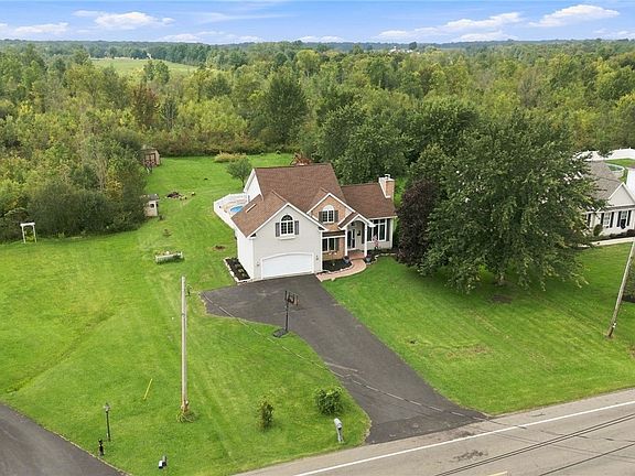 3rd image of 6914 Townline Rd