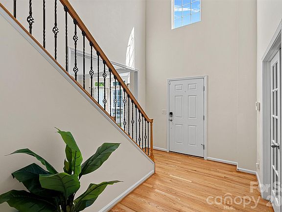 3rd image of 129 Crimson Orchard Dr