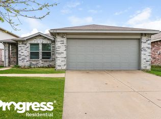 8753 Hunters Point Way, Fort Worth, TX 76123