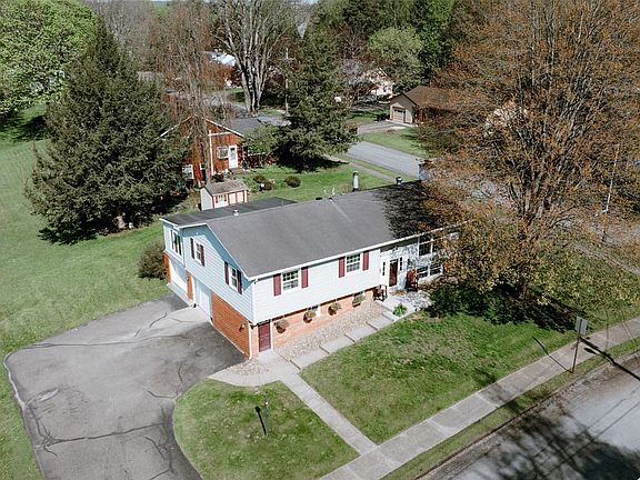 3rd image of 741 Wright St