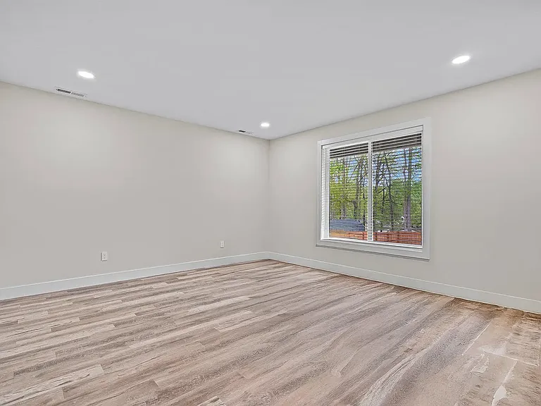308 Pineridge Dr — Photo 11