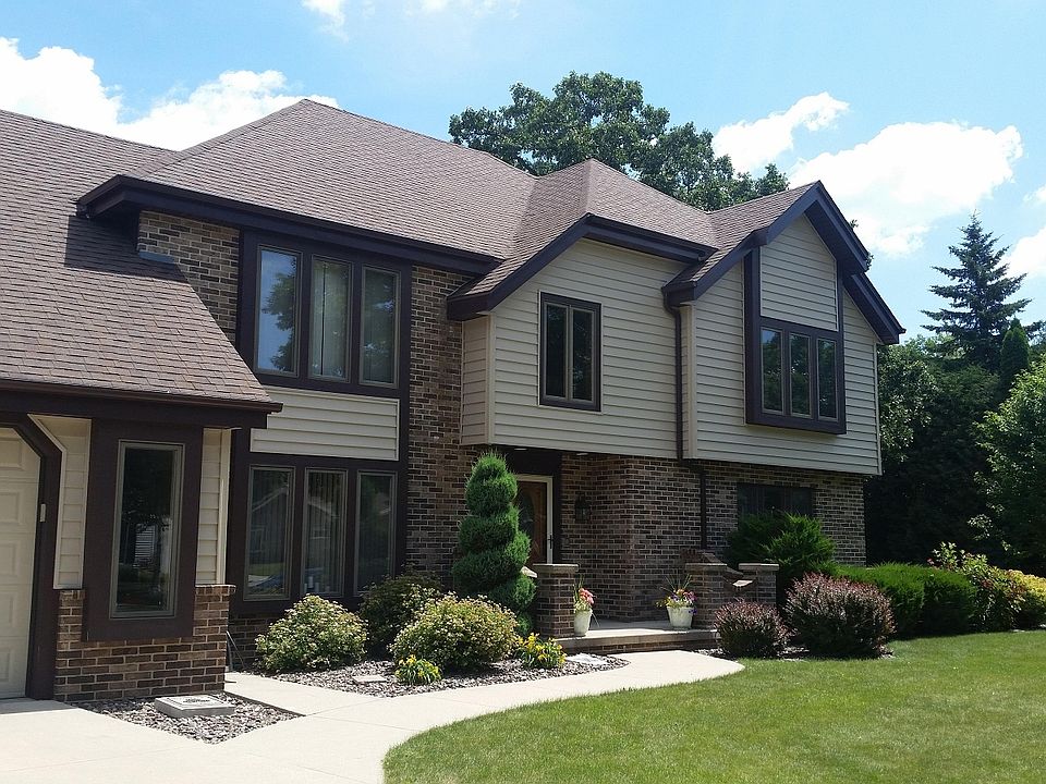 1st image of 23 Eastbrook Ln