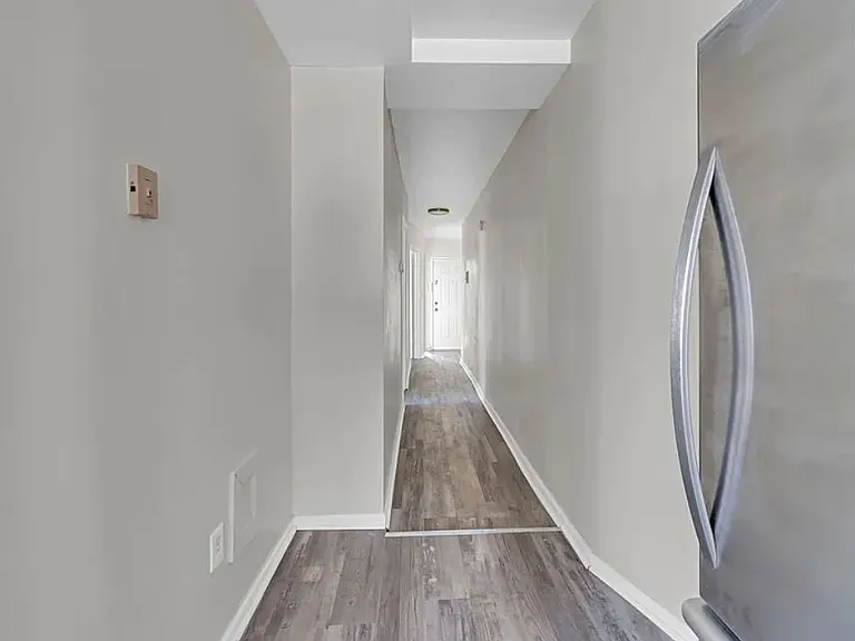 84 2nd St #4 — Photo 11