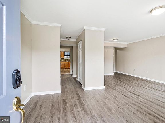 4th image of 5816 N Holly Springs Dr Unit 1-3