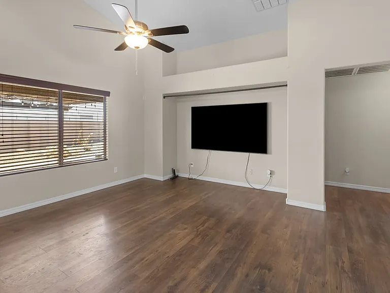 2501 S 255th Dr — Photo 8