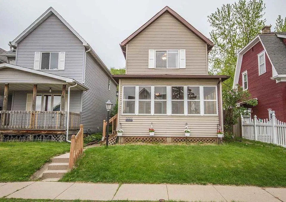 1227 Lincoln Ave