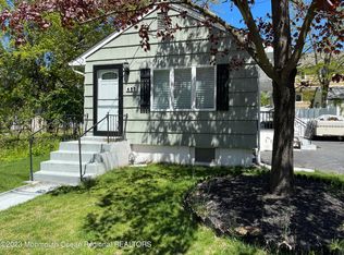 497 Elizabeth St, Oakhurst, NJ