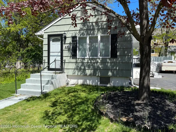 497 Elizabeth Street, Oakhurst, NJ 07755