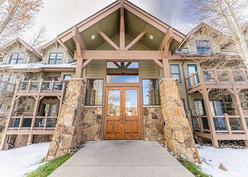 Building Photo - 34 Highfield Trl #209