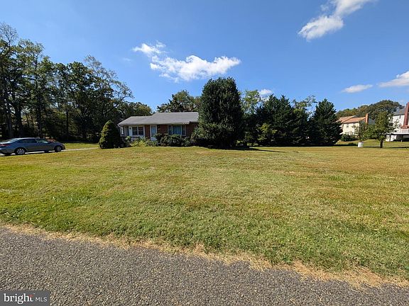 2nd image of 15500 Quince Orchard Rd