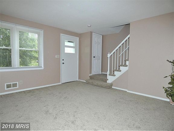 3rd image of 6 Shannon Dr