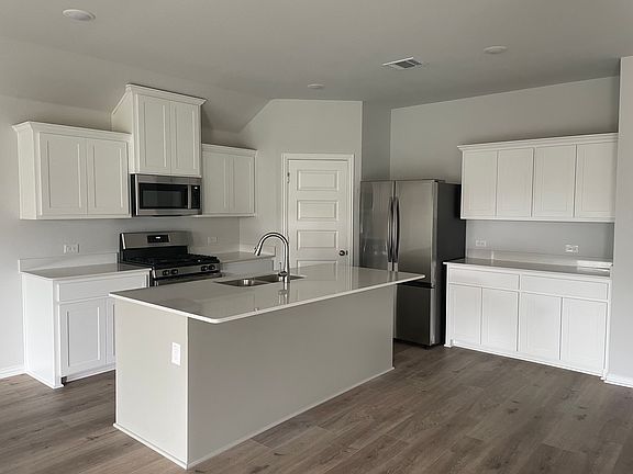 3rd image of 612 Tinsley Meadows Dr
