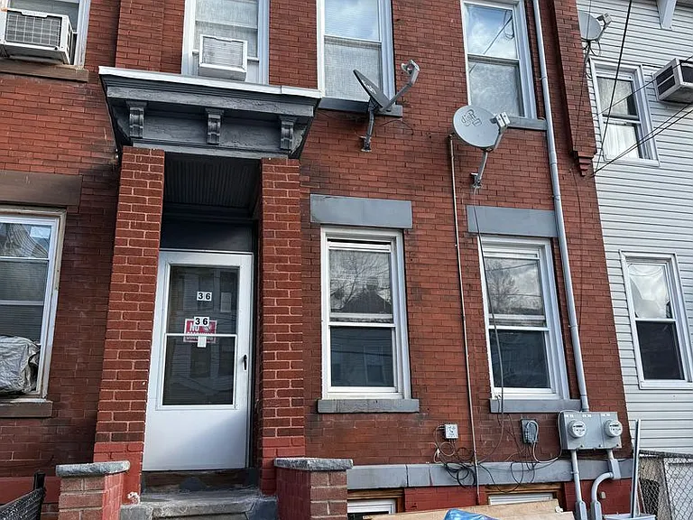 36 Clarke Ave — Photo 7
