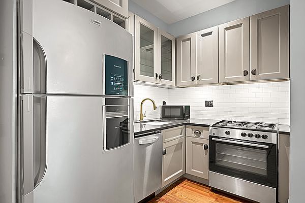 1st image of 390 5th Ave #3BB