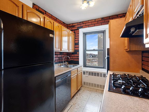 5th image of 1020 Grand Concourse APT 14G