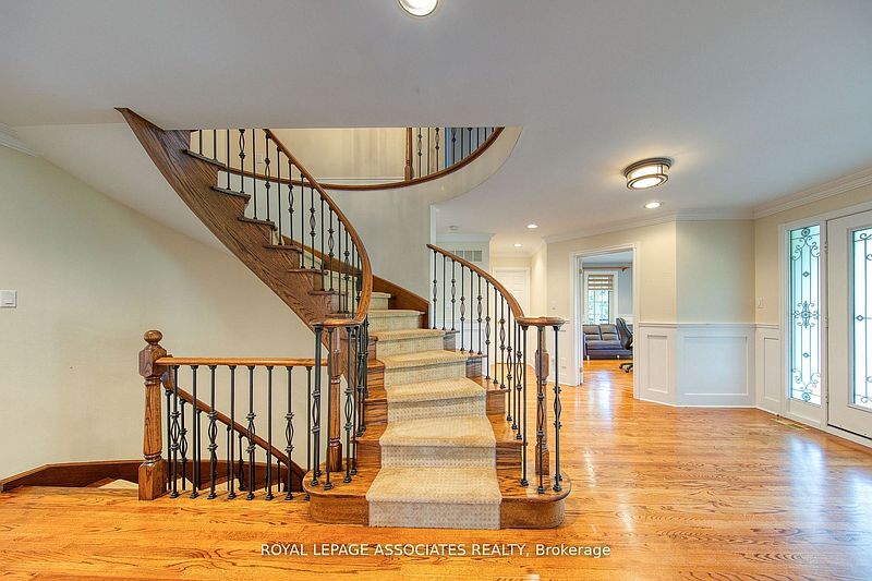 Ajax House for rent - 4 Bedrooms — photo 2