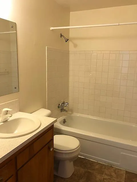 2 bed, 980 sqft, $1,000 — Photo 3