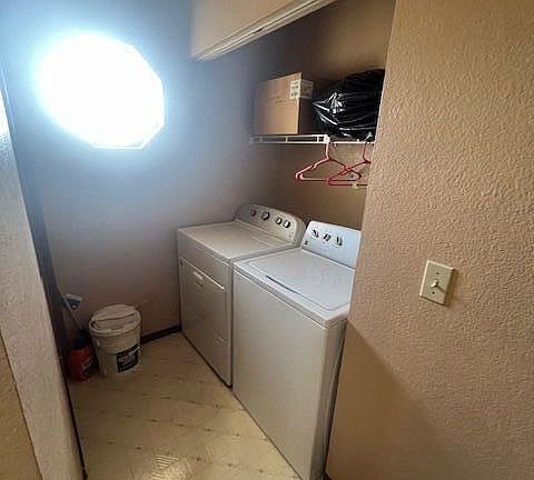 4th image of 841 W Center St