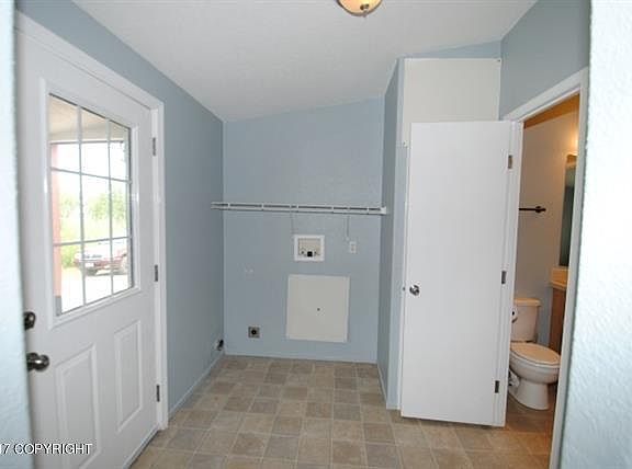 2nd image of 1485 Daniel St